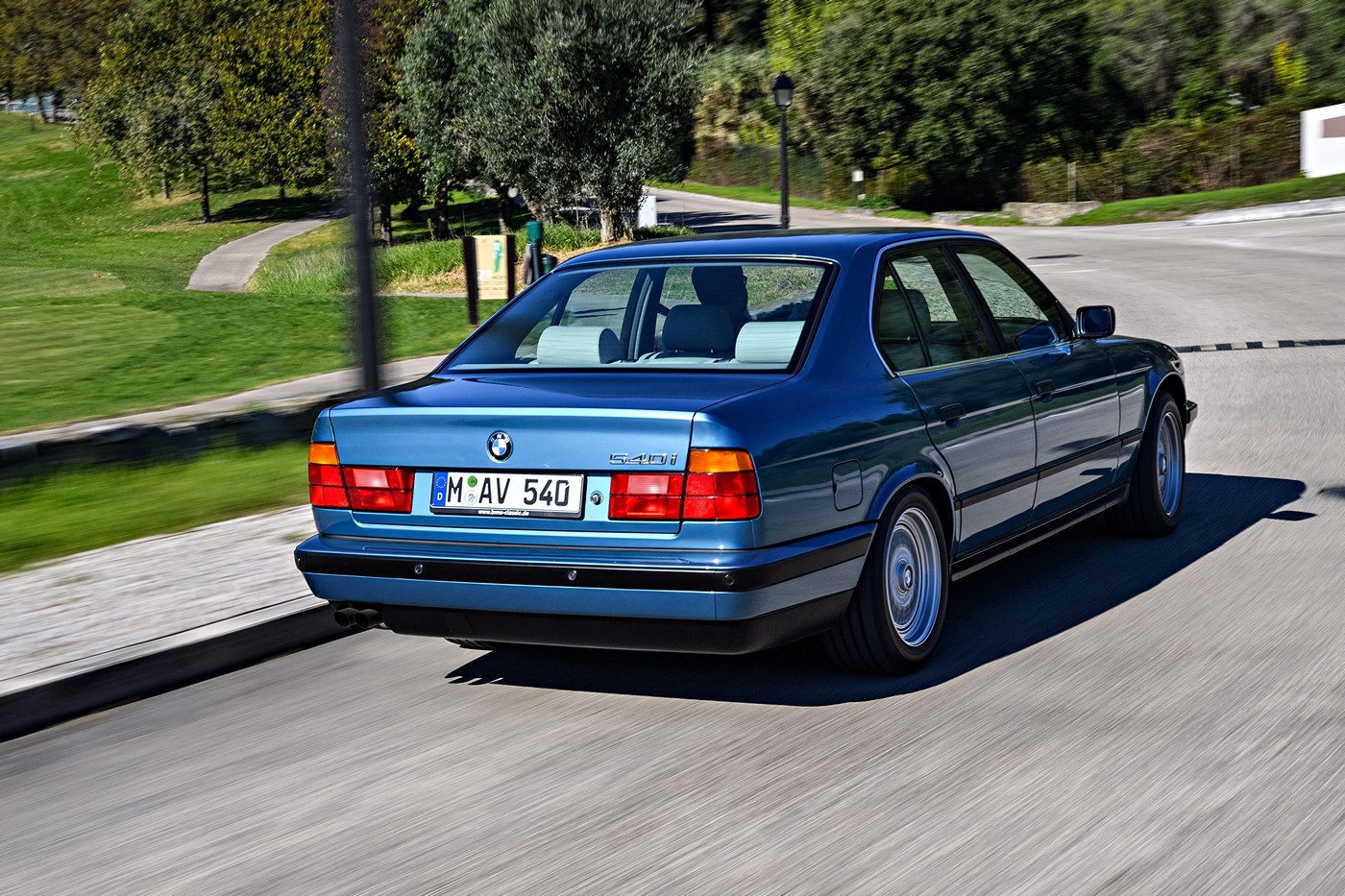 Name:  bmw_540i_15.jpg
Views: 4338
Size:  418.4 KB