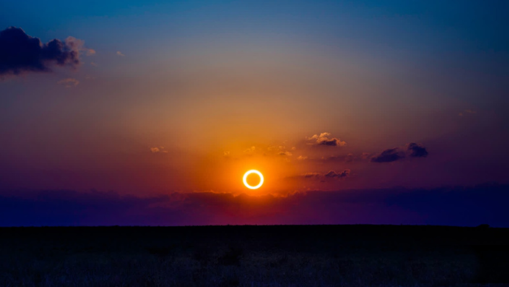 Name:  Eclipse..jpg
Views: 565
Size:  95.2 KB