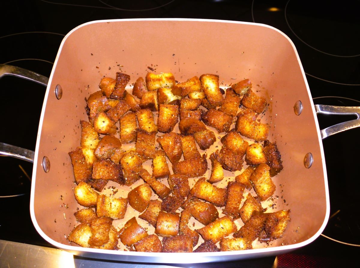 Name:  Croutons..jpg
Views: 609
Size:  184.1 KB