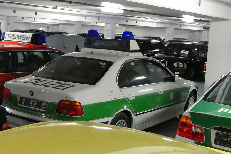 Name:  BMW-5er-E39-Polizei-fotoshowBig-1f8c51ab-1003536.jpg
Views: 12532
Size:  76.5 KB