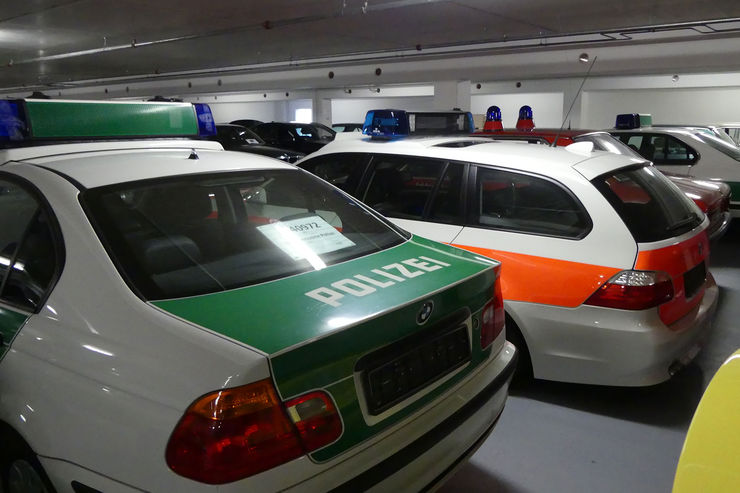 Name:  BMW-318i-E46-Polizei-fotoshowBig-ffe59cbd-1003535.jpg
Views: 11018
Size:  61.9 KB