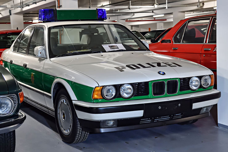 Name:  BMW-520i-E34-Polizei-Grossstadtrevier-fotoshowBig-86222741-1003538.jpg
Views: 16347
Size:  89.2 KB