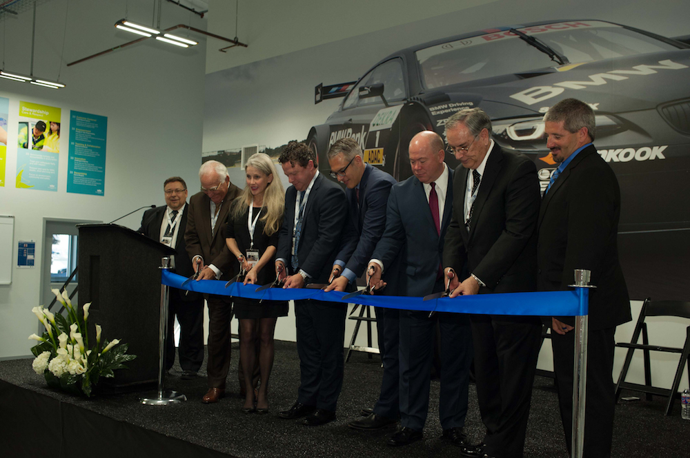 Name:  bmw_5_ribboncutting.jpg
Views: 8775
Size:  446.1 KB