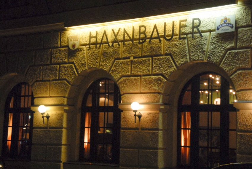 Name:  Haxnbauer im Scholastikahaus .jpg
Views: 11972
Size:  412.3 KB
