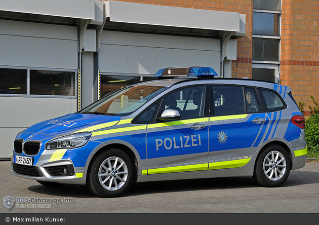 Name:  polizei  399140-large.jpg
Views: 8357
Size:  366.3 KB