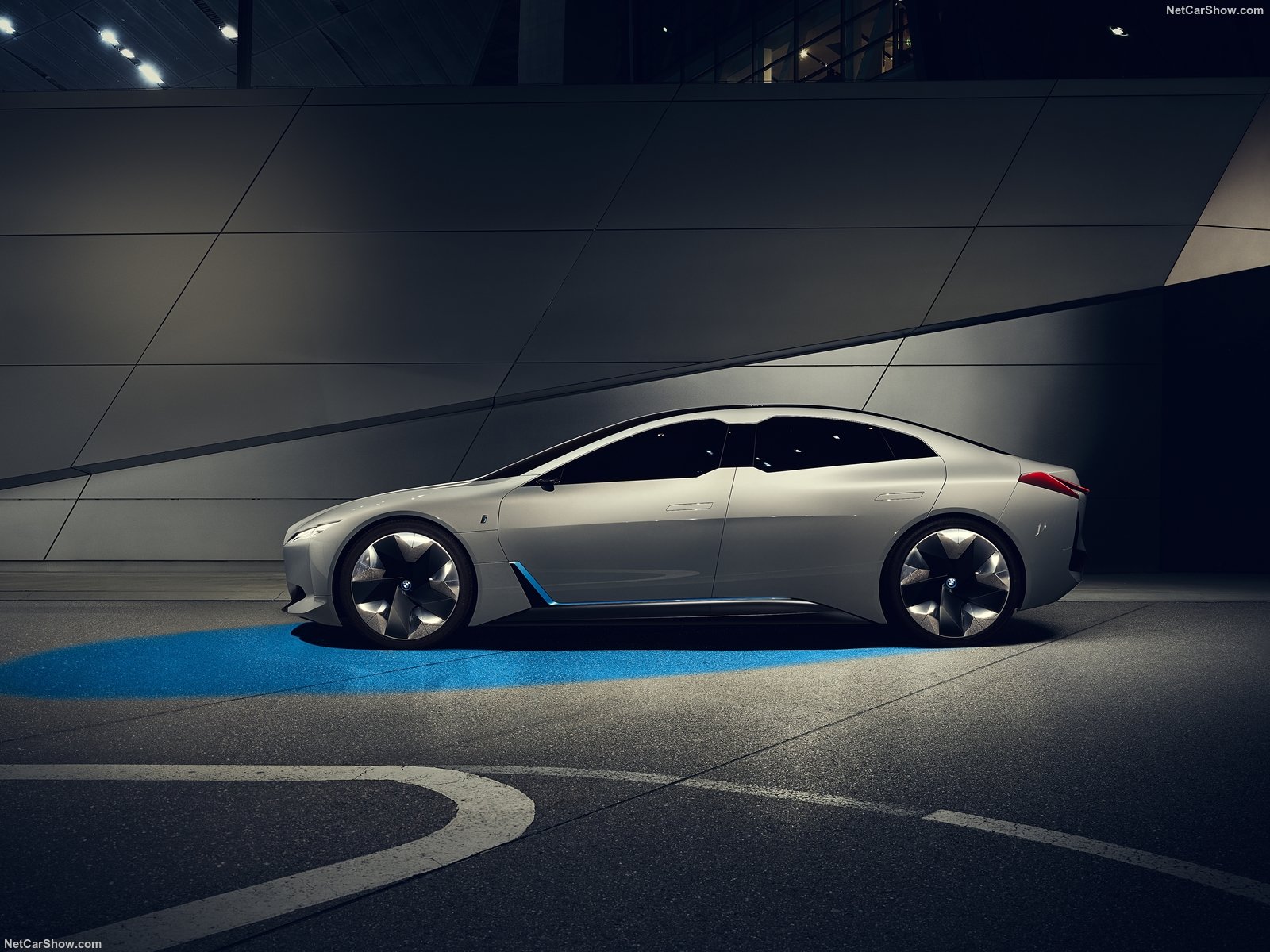 Name:  BMW-i_Vision_Dynamics_Concept-2017-1600-07.jpg
Views: 16879
Size:  282.3 KB