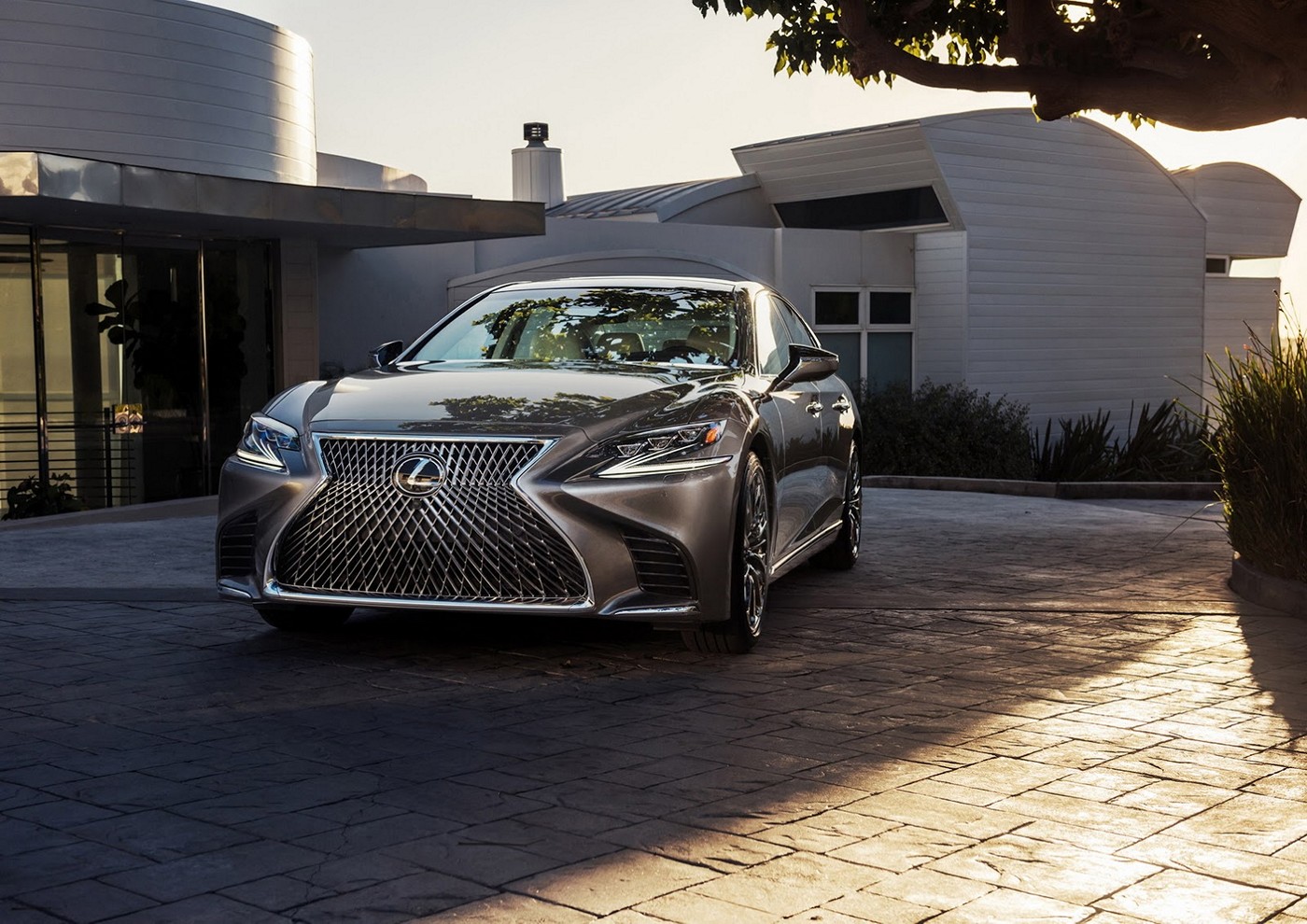 Name:  2018-Lexus-LS-7.jpg
Views: 3750
Size:  331.2 KB