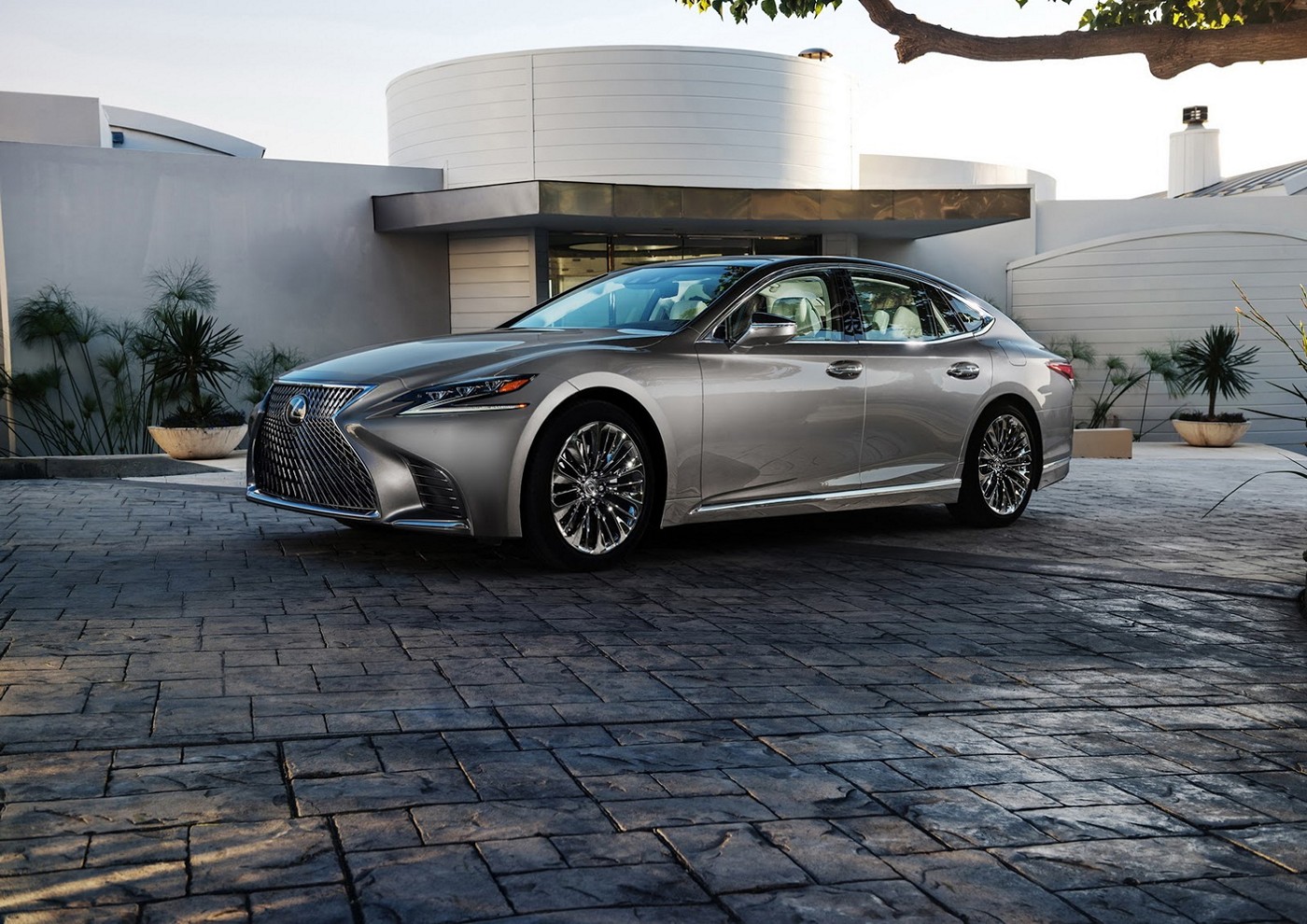 Name:  2018-Lexus-LS-8.jpg
Views: 3656
Size:  350.6 KB